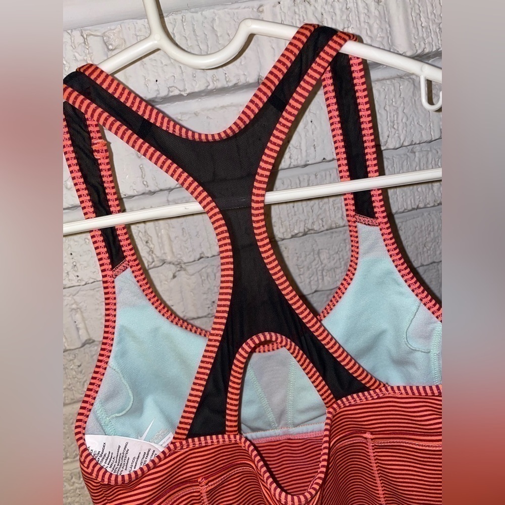 Nike athletic tank top small racer back - Picture 7 of 8
